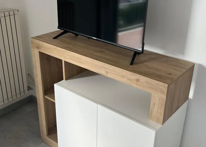 At Via Nigra Venezia 3 Bedrooms & Parking Free *