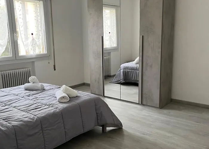 At Via Nigra Venezia 3 Bedrooms & Parking Free Mestre